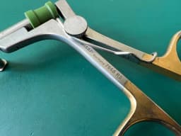 Wisap 7668 Laparoscopic 5mm x 33cm Serrated Grasping Forceps
