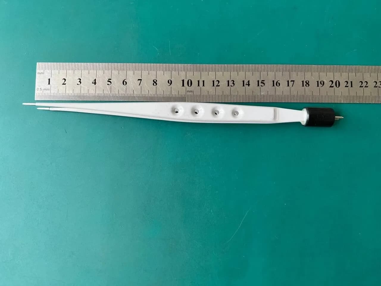 Біполярний пінцет Aesculap GK730 0.9mm 200mm 8″