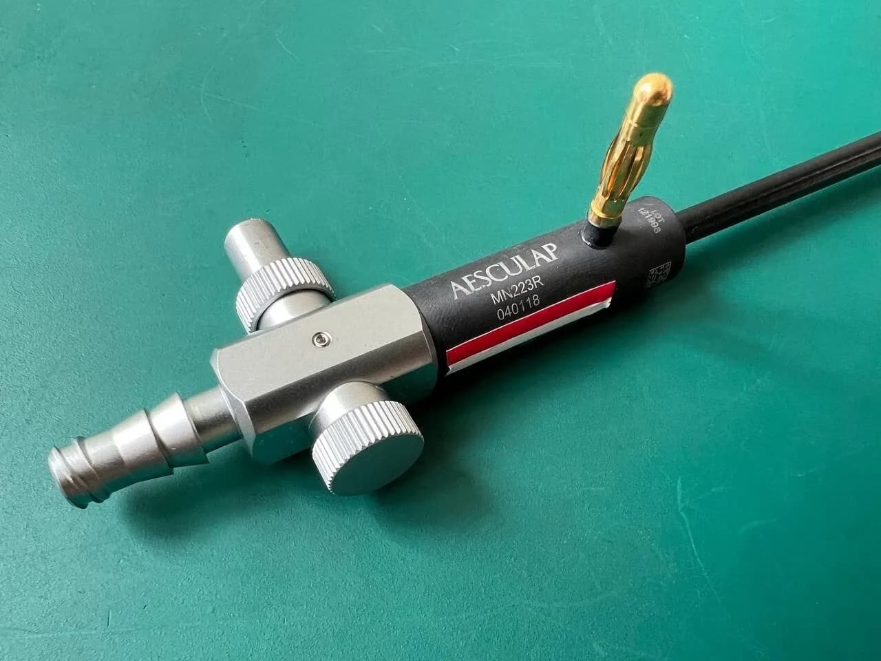 L-подібний аспіраційний електрод з клапаном Aesculap MN223R, 5 mm, 33 cm