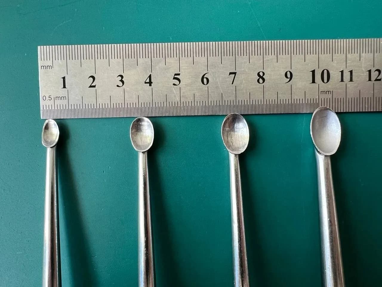 Комплект із 4 кюреток Life Instruments з довгою ручкою, 15″, прямі