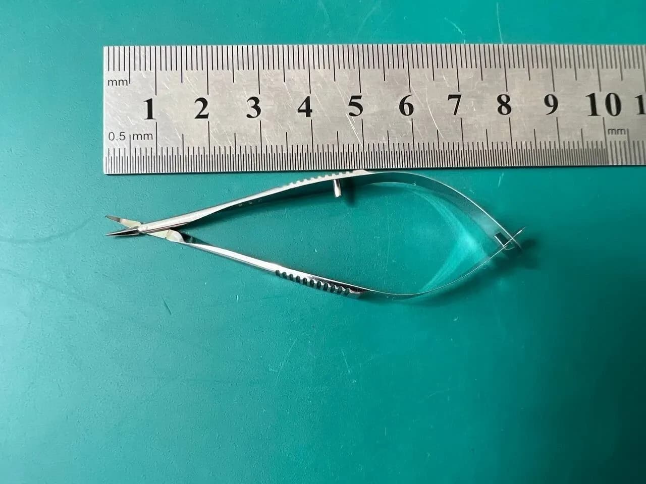 Storz E3387 Vannas Capsulotomy Scissors Curved