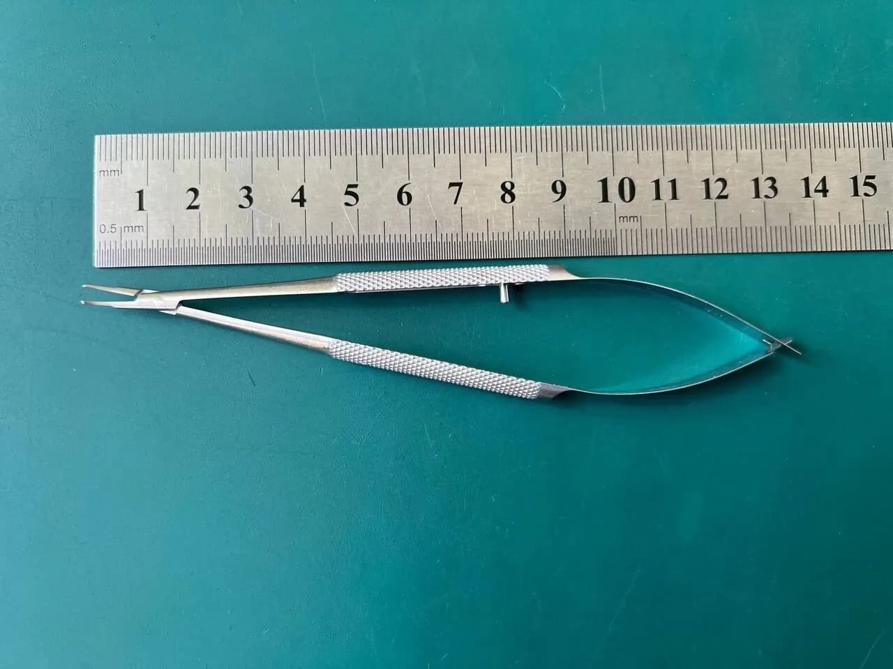 Walcott Rx513 Barraquer Needle Holder Delicate Curved 9mm Smooth Jaws
