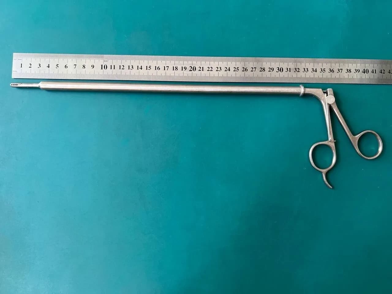 Jarit 600-130 Surgical Laparoscopic 10mm 32cm Grasping Extracting Forceps