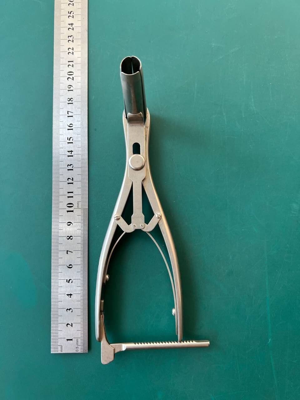 Karl Storz 28090DG 3 Blade Speculum Gall Bladder Extractor