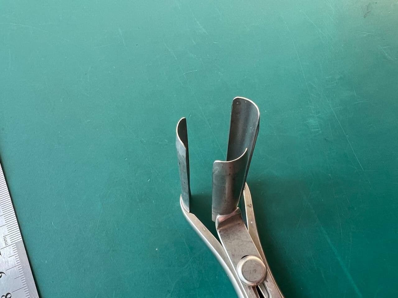 Karl Storz 28090DG 3 Blade Speculum Gall Bladder Extractor