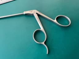 SHUTT Linvatec 1.10012 Standard Scissors 2.75 mm 130 mm Straight