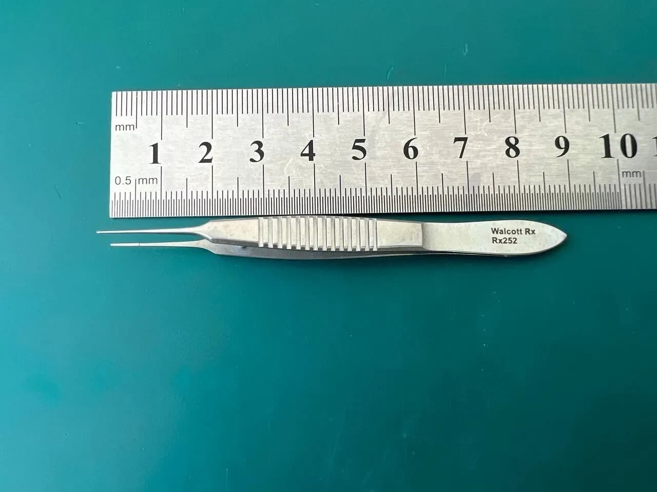 Walcott Rx252 McPherson Tying Forceps With 4mm Smooth Tying Platform