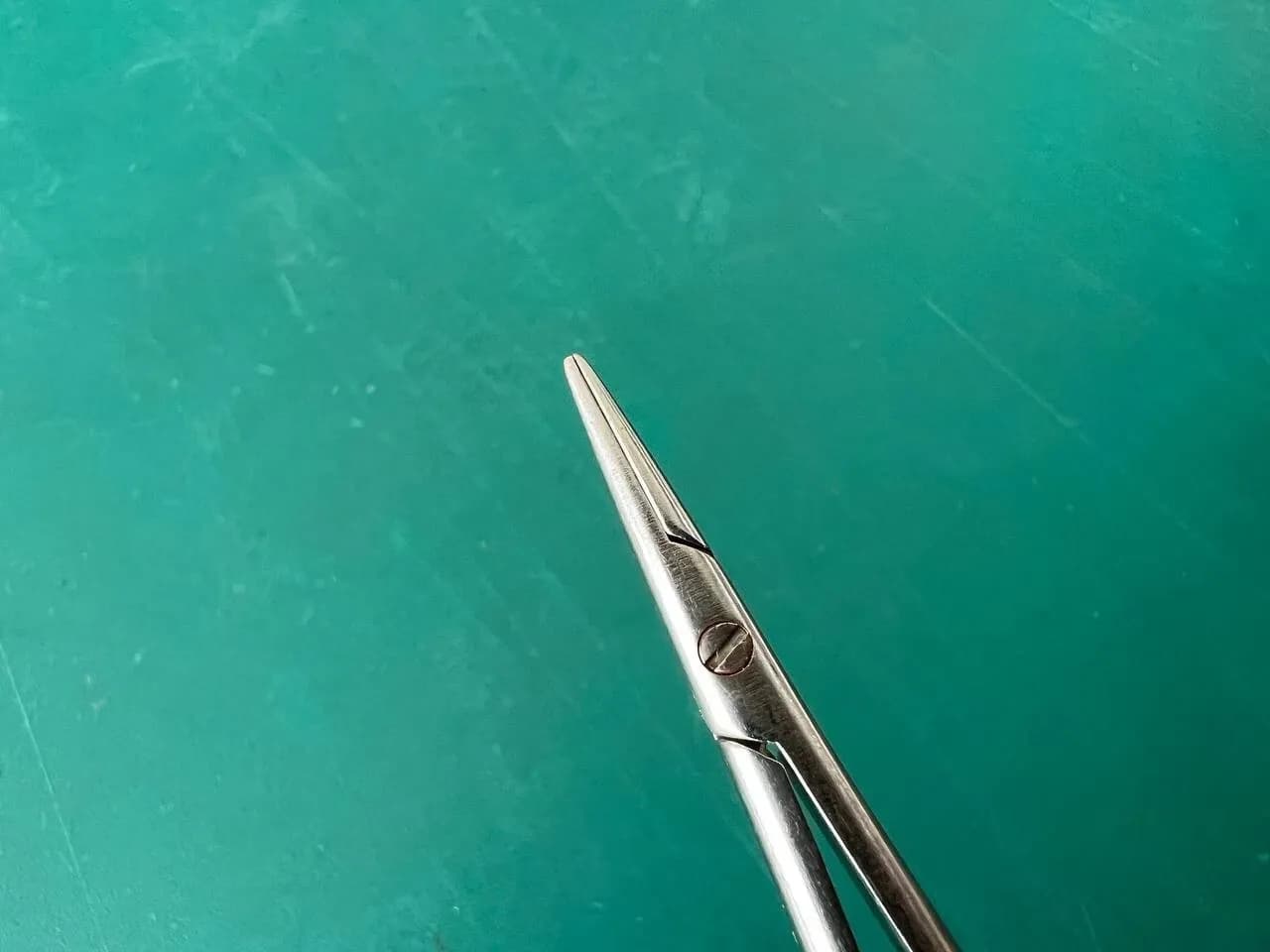 Storz E3862 Castroviejo Needle Holder, Straight, 10mm Jaws, 5.4”