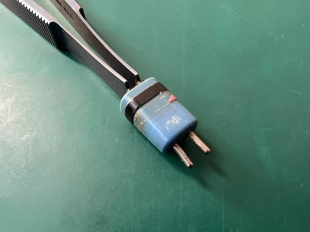 Пінцет біполярний багнетний Codman Malis 80-1551 прямий, кінчик 1.5mm