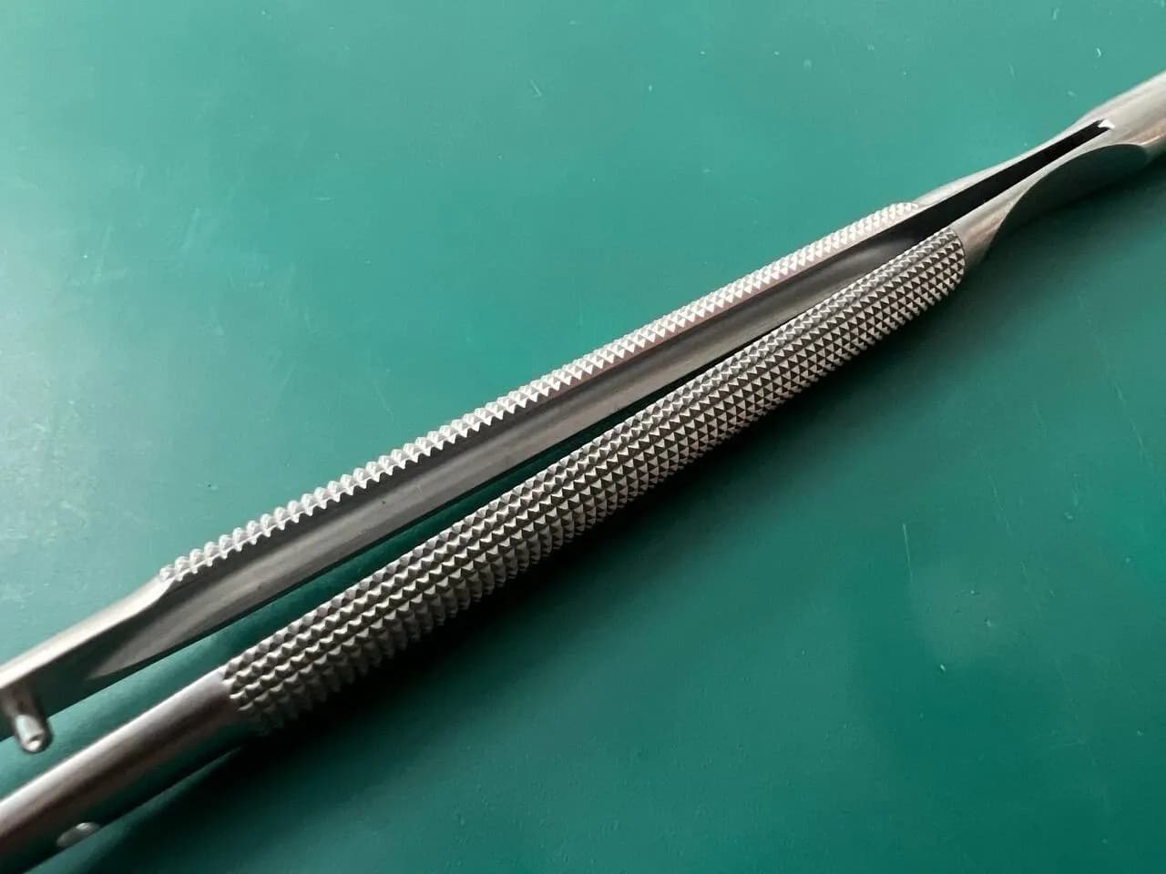 Dennis Micro Forceps,  platform tips, Round handle, 7″ 18.0 cm Scanlan 4004-95