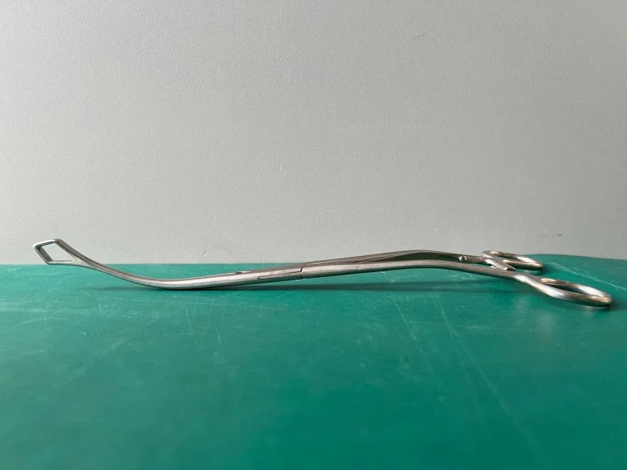 Karl Storz 40400H Fenestrated Grasping Forceps With Ratchet and Medial Joint