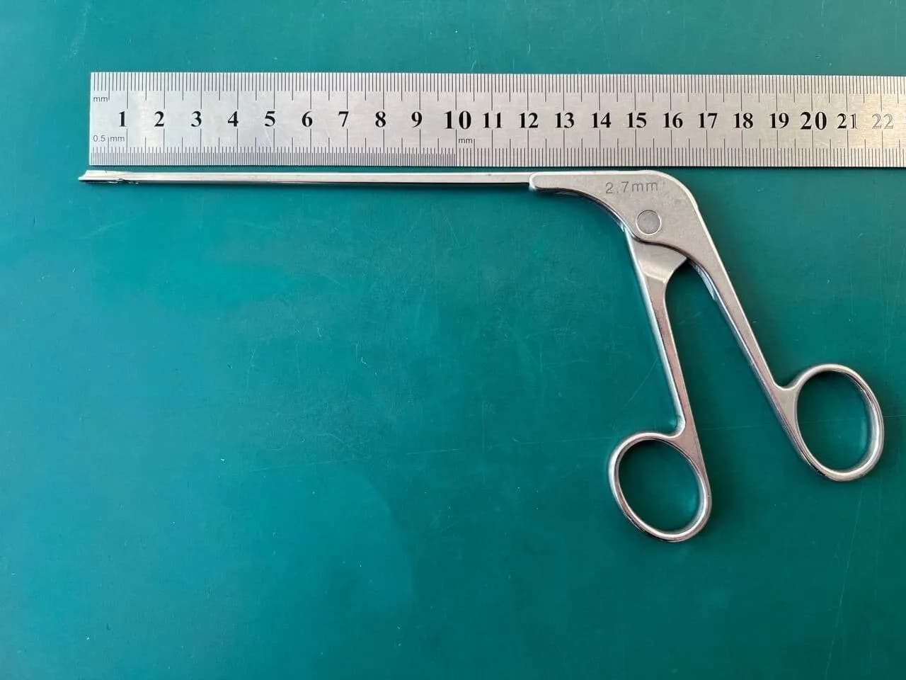Acufex 012000 Straight 2.7mm Linear Punch Surgical Arthroscopy