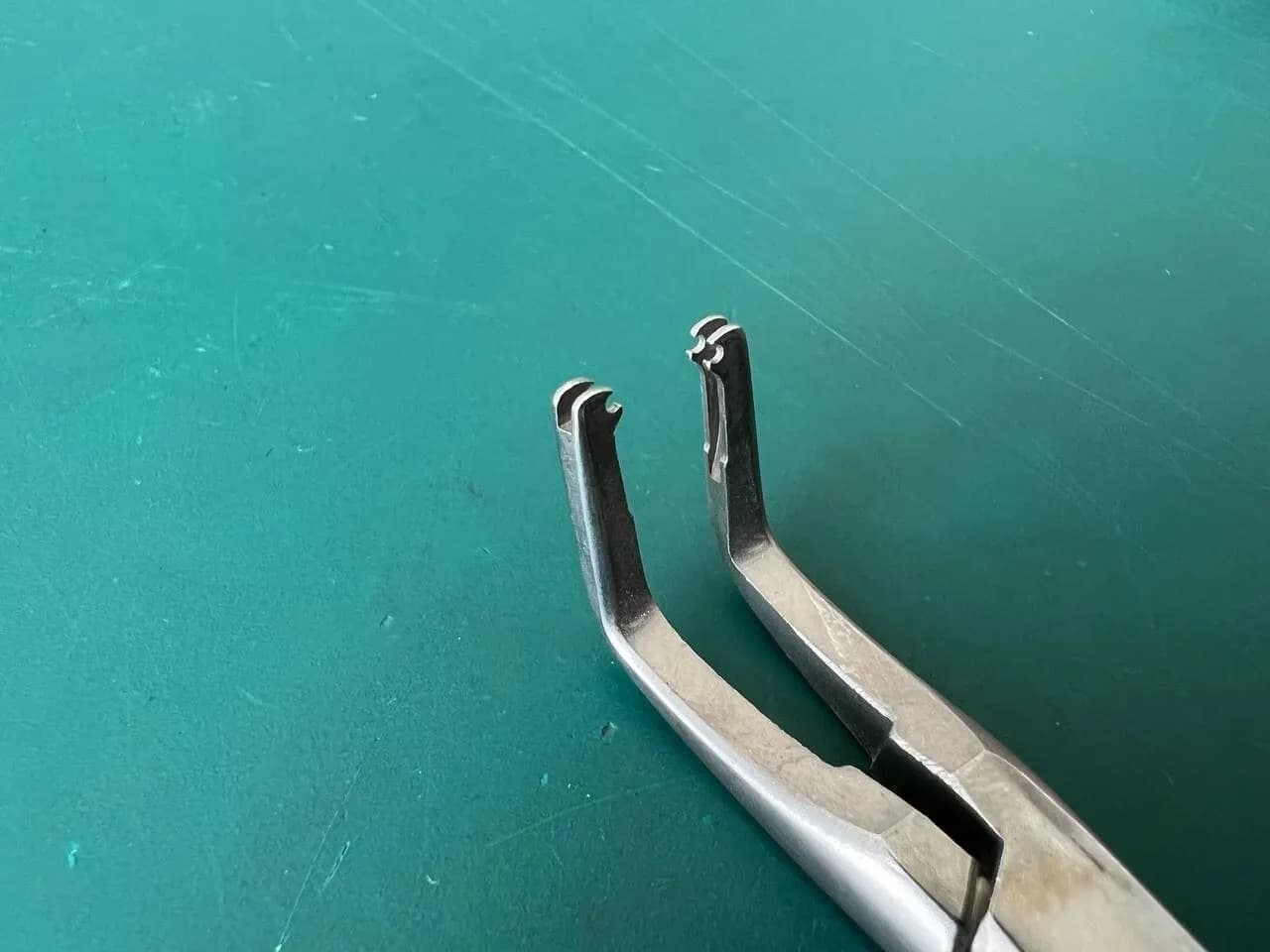 Weck 544114 Hem-o-lok Ligating Clip Appliers Medium, 11" 28 cm right-angle 70°