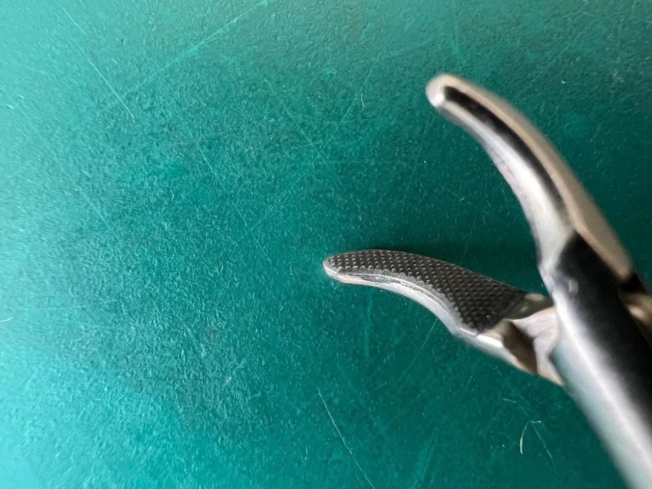 R.Wolf 8393.514 Laparoscopic 5 mm Right Curved Needle Holder insert