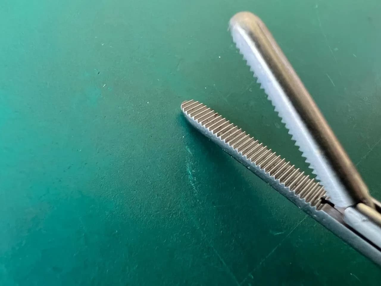 Затискач-грасп алігаторний Jackson Pilling 50-5400, губка .8mm x 23cm