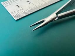 Storz E3828SW Barraquer Needle Holder 9mm Straight Delicate Locking