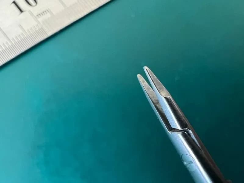 Storz E3828SW Barraquer Needle Holder 9mm Straight Delicate Locking