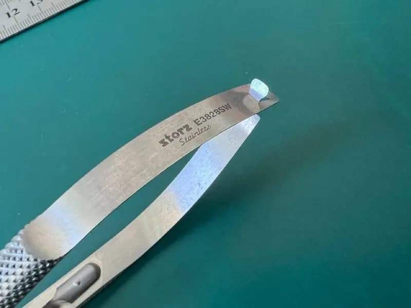 Storz E3828SW Barraquer Needle Holder 9mm Straight Delicate Locking