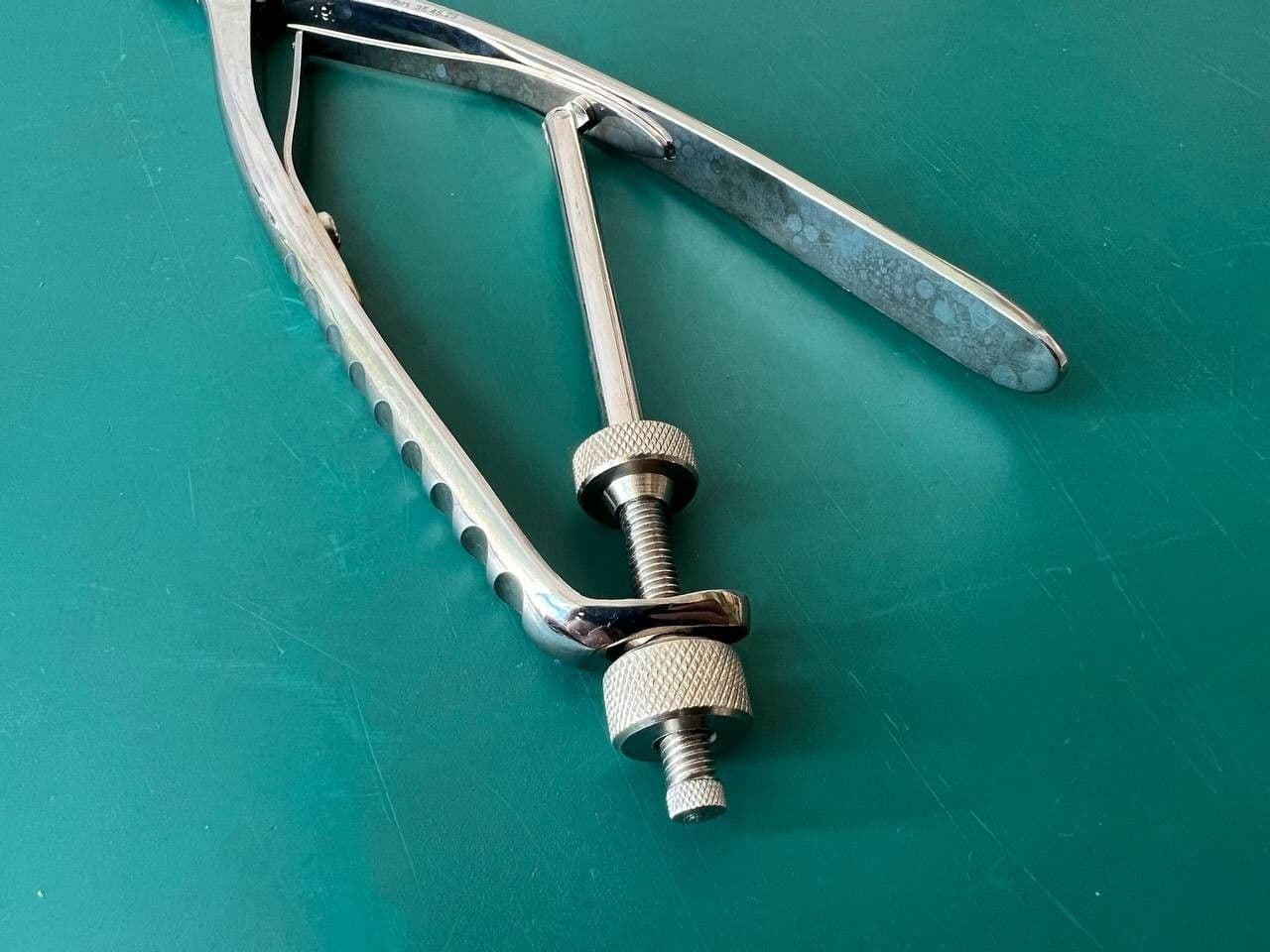 Medicon 35.45.23 BONE HOLDING FORCEPS straight; thread fixation 23.0cm (9.2")