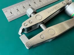Натяжувач пластин KLS Martin 25-221-12-07, проліт 20 mm, 9 cm