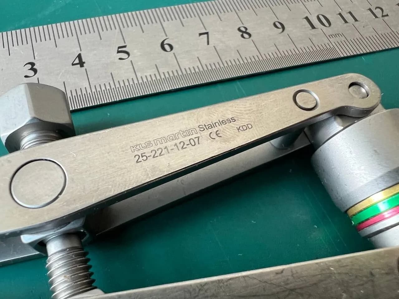 Натяжувач пластин KLS Martin 25-221-12-07, проліт 20 mm, 9 cm