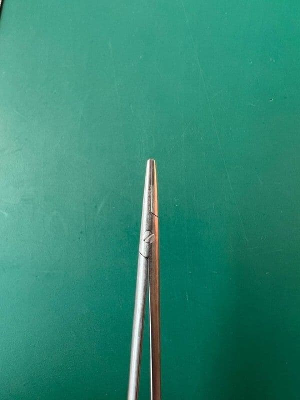 Голкотримач мікрохірургічний Castroviejo Codman 36-1008, 17.8cm