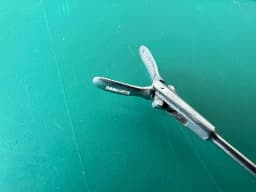 Storz 10372 K Bean Jaw Forceps, Dble-Action, Blunt Grooved, 1.5mm x 25cm