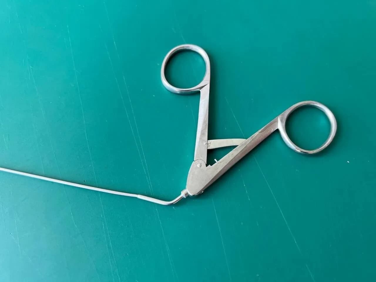 Storz 10372 K Bean Jaw Forceps, Dble-Action, Blunt Grooved, 1.5mm x 25cm