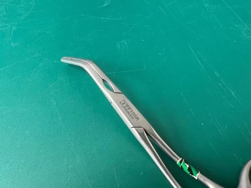 Aesculap FF105R CranioFix Holding Forceps 4.5" Overall Length