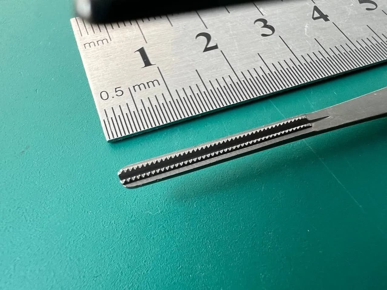 Scanlan 3003-04 Titanium DeBakey Dissecting Forceps Flat Handle 2 mm 7 3/4"