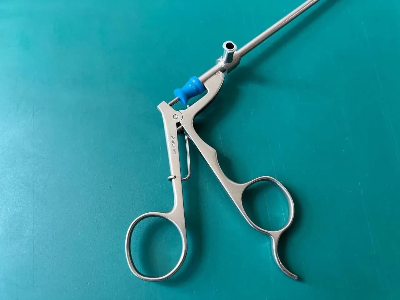 R. Wolf 8383.53 Serrated Grasping Forceps 5mm 320 mm