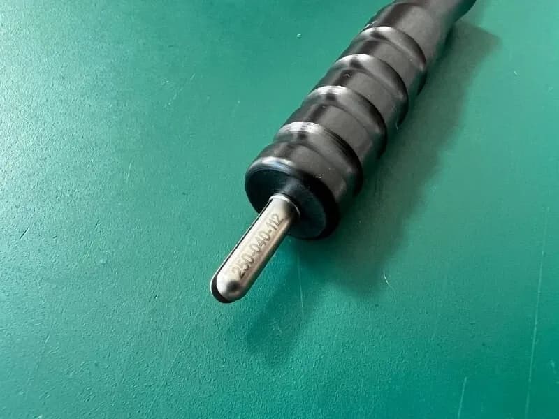 Stryker 250-040-112 Laparoscopic L-Tip 5mm X 33cm Electrosurgical Probe