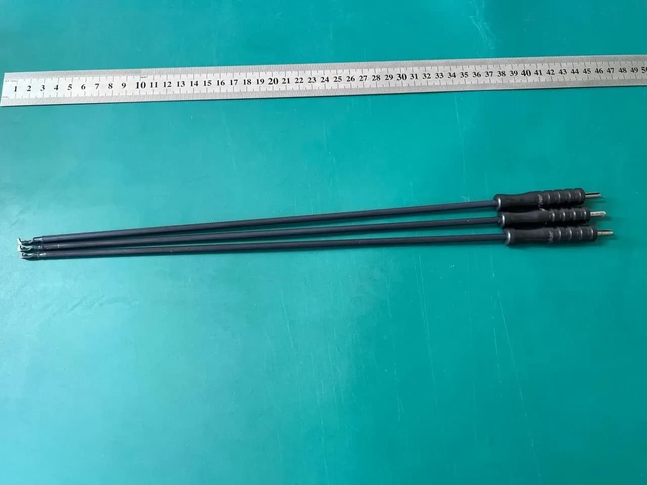 Stryker 250-040-112 Laparoscopic L-Tip 5mm X 33cm Electrosurgical Probe