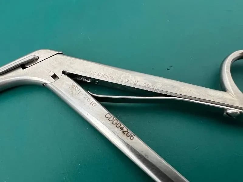 V. MUELLER RH-2610 Applicator Forceps with clips