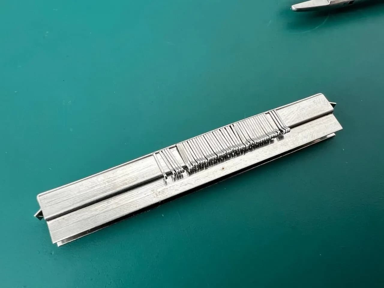 V. MUELLER RH-2610 Applicator Forceps with clips
