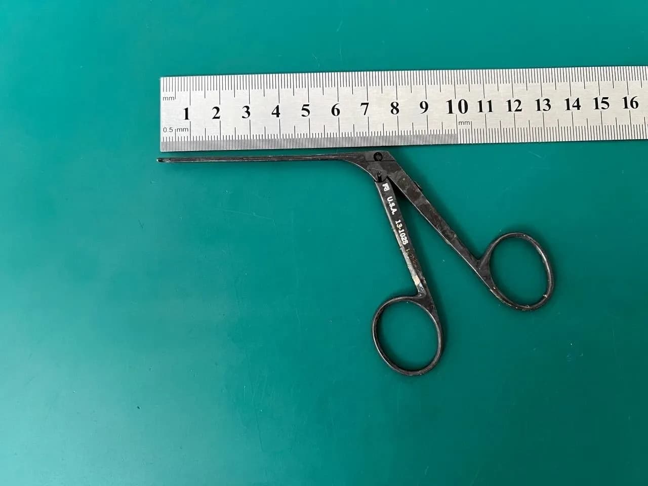 Richards 13-1025, Cupped Forceps Curved Left, 4mm Jaw, Ebonized