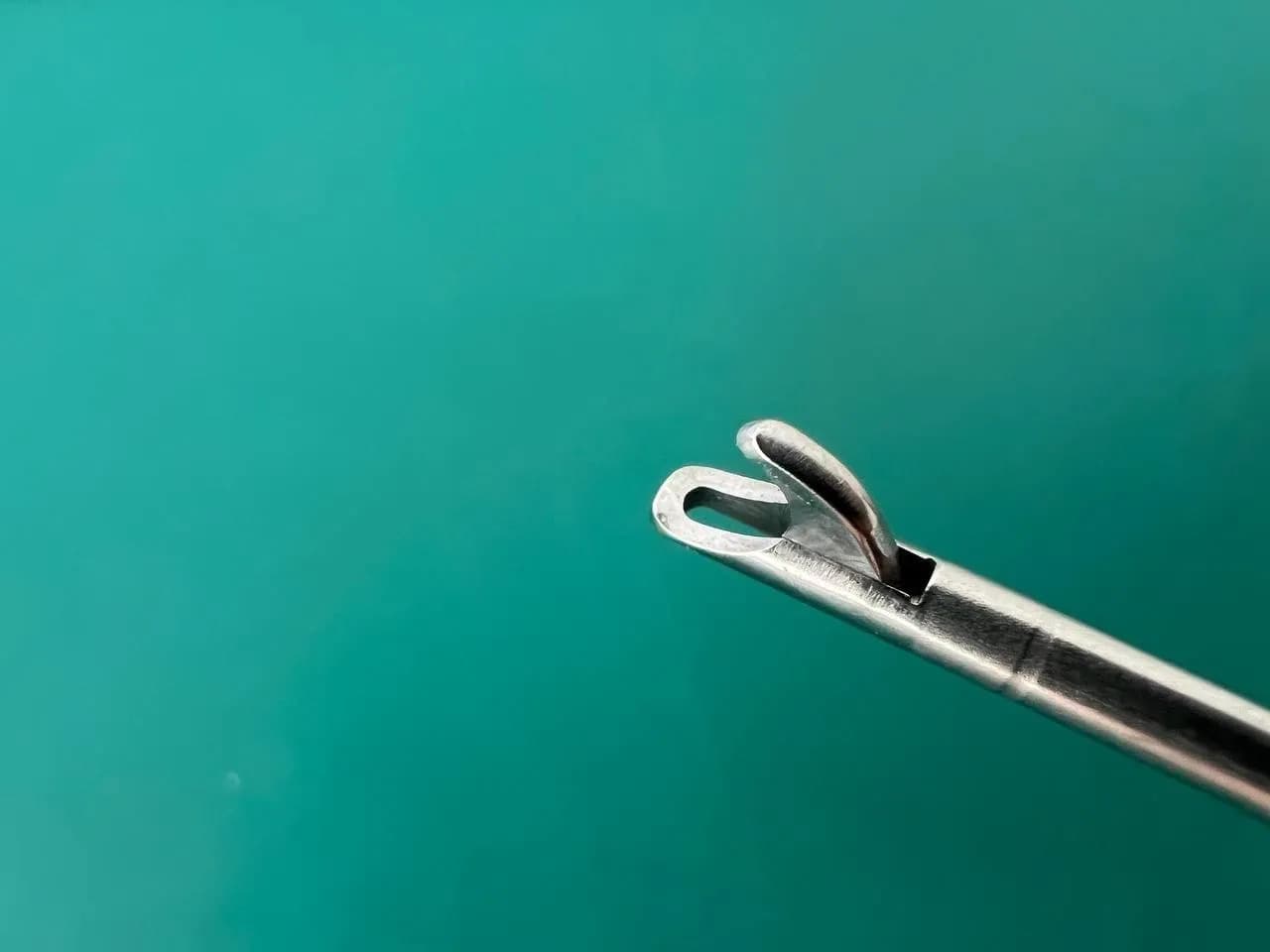Shutt Linvatec 2.1113 Mini-Tip Arthroscopic Punch Forceps Angled 30° Left 8-7/8"