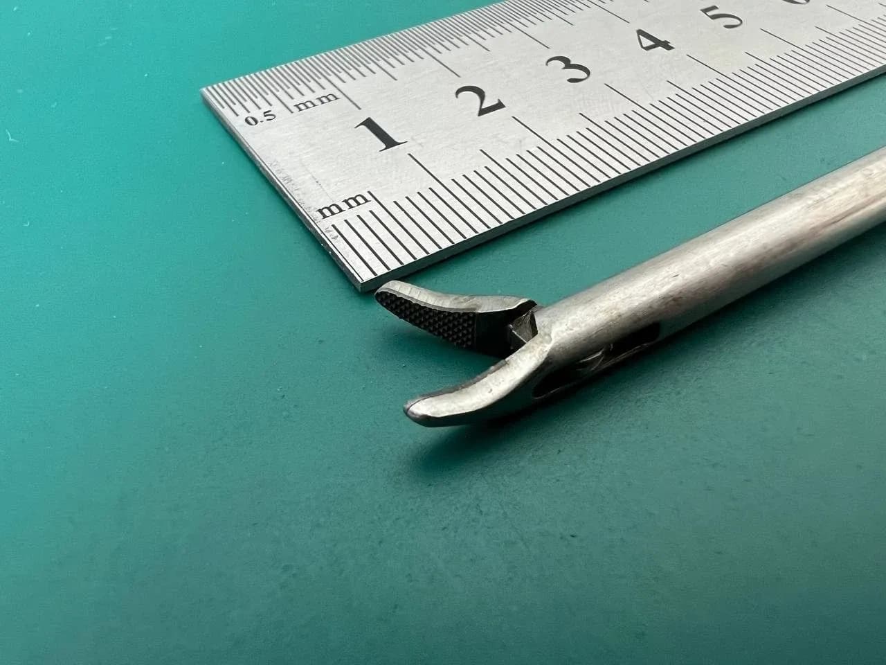 Голкотримач Karl Storz 26178ML Macro, 5mm, 43cm, бранші вигнуті вліво