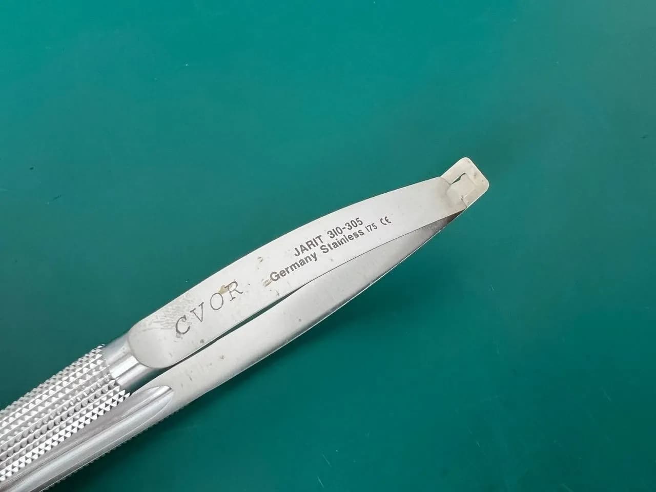Ножиці Jarit 310-305 You-Potts тонкі, кругла ручка, лезо 10mm, кут 45°, 182 mm