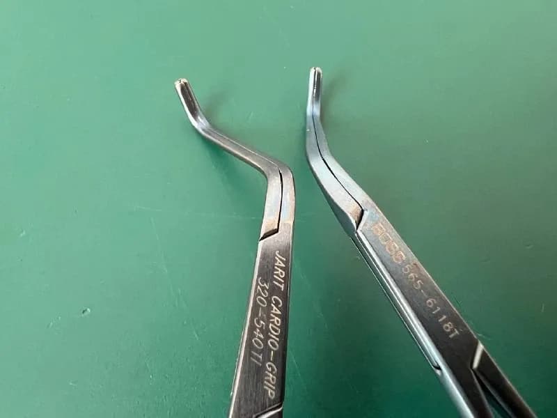 Комплект із 2 затискачів Kitzmiller: Jarit 320-540TI Cardio-Grip правий, Boss 565-6118T лівий