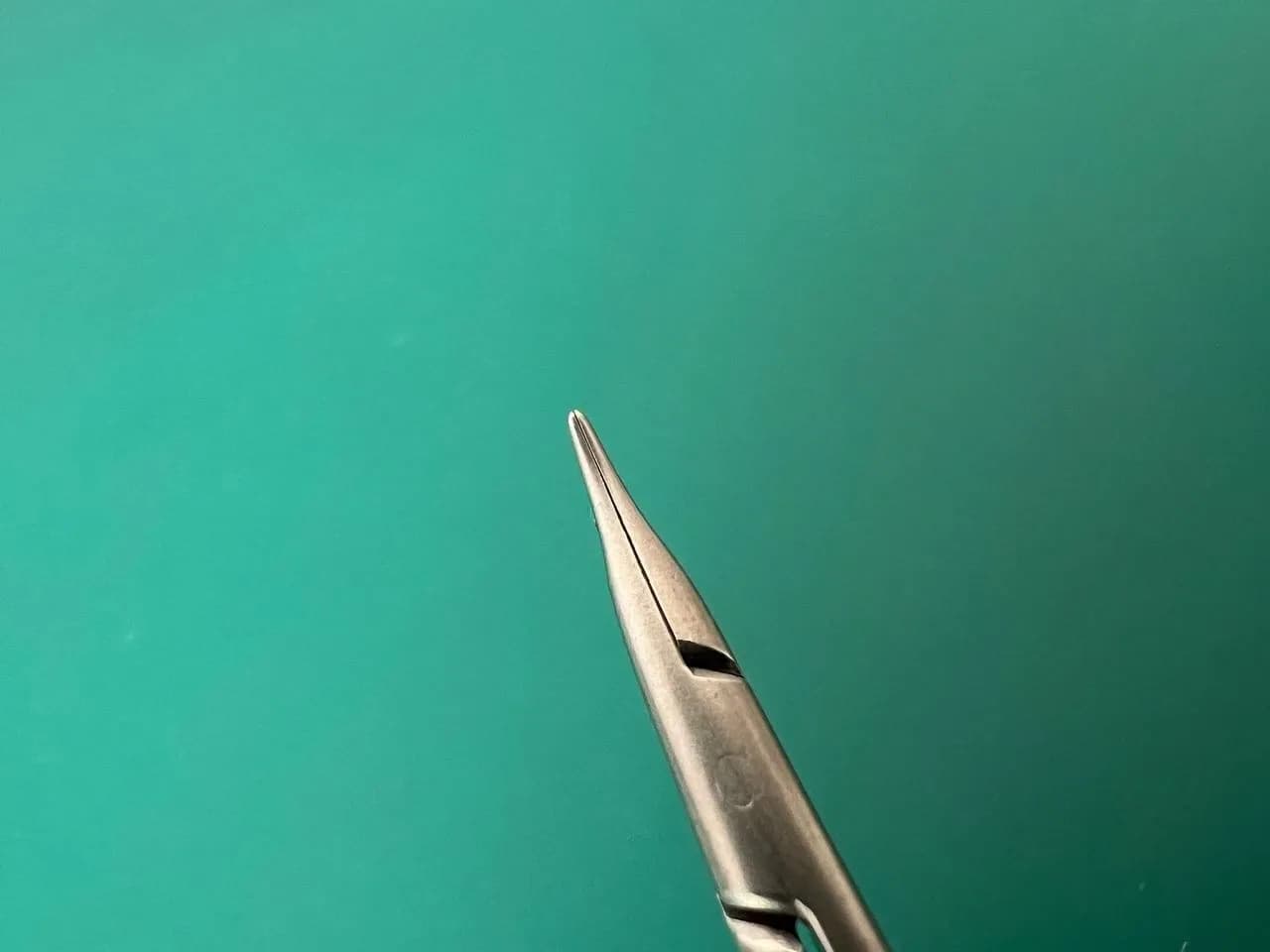 Мікрохірургічний голкотримач Barraquer Jarit 355-434, 135 mm