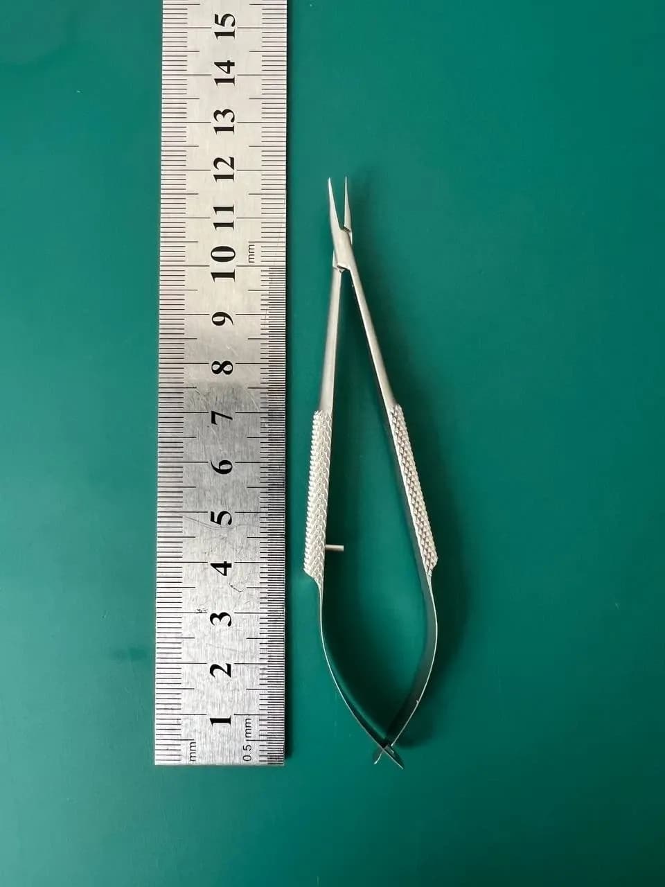 Jarit 355-436 Barraquer Microsurgery Needle Holder, Round Handle, w/Catch Curved