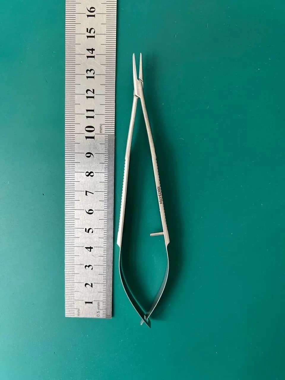 Jarit 277-075 Microsurgical Holder 0.7mm x 10mm Straight Round Handle 5-1/2"