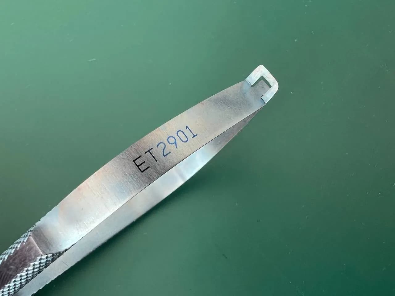 Storz ET2901 Hall lens insertion forceps, 4 1/4'',angled, thin, long jaws