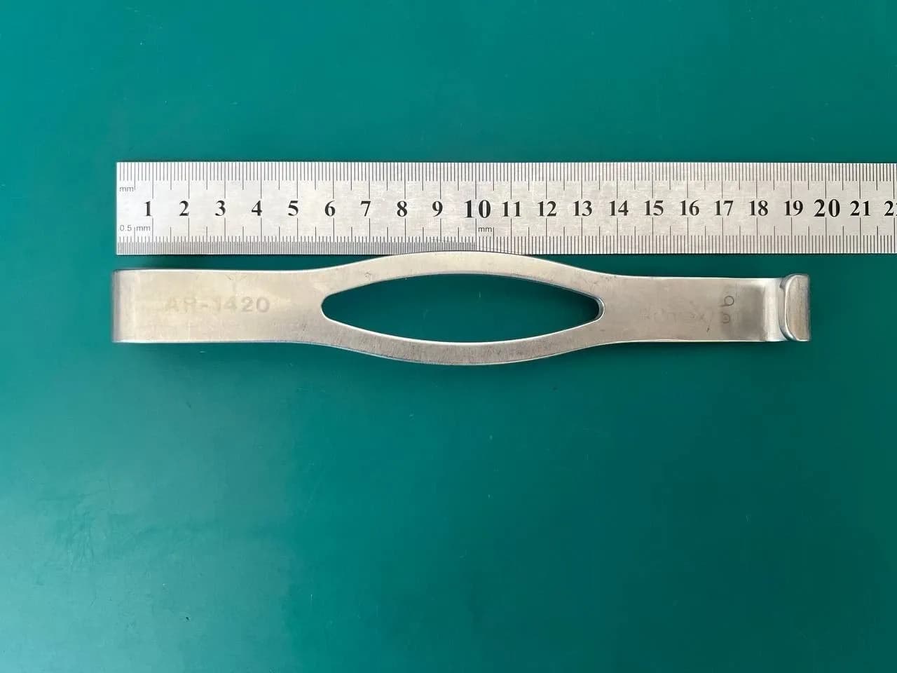 Arthrex AR-1420 Graft Harvesting Retractor 7'' Double Ended