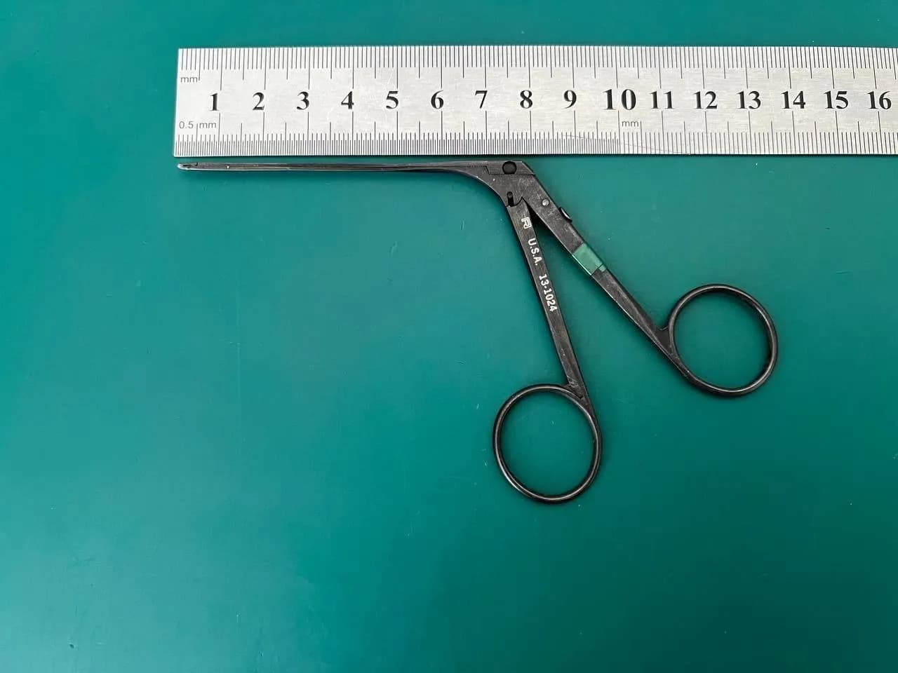 Richards 13-1024 Cupped Forceps, Ebony, Straight, 2.8"