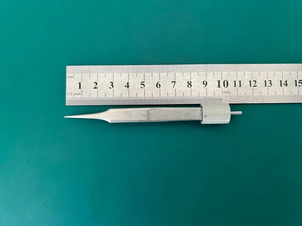 Біполярний пінцет Aesculap US335 Jewelers, прямий, без іригації, 0.4 мм, 4″
