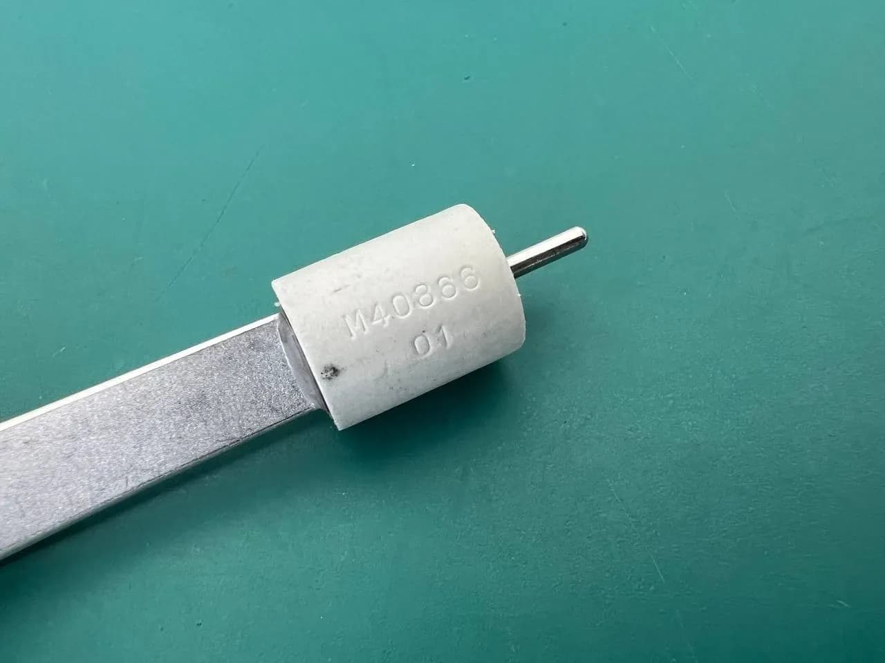 Біполярний пінцет Aesculap US335 Jewelers, прямий, без іригації, 0.4 мм, 4″