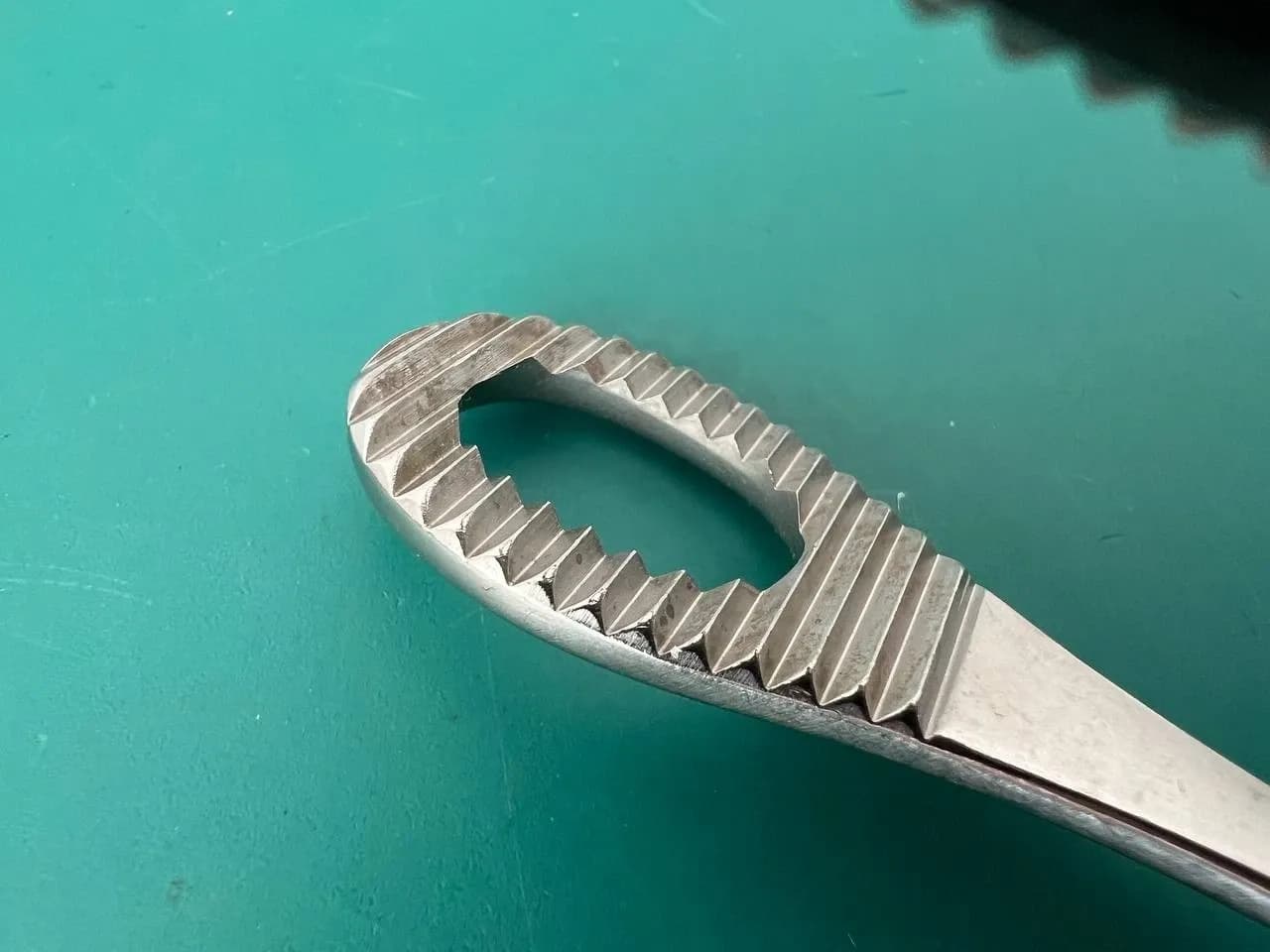 Karl Storz 40400K Surgical Sponge Forceps 10" Curved Jaw & Shanks