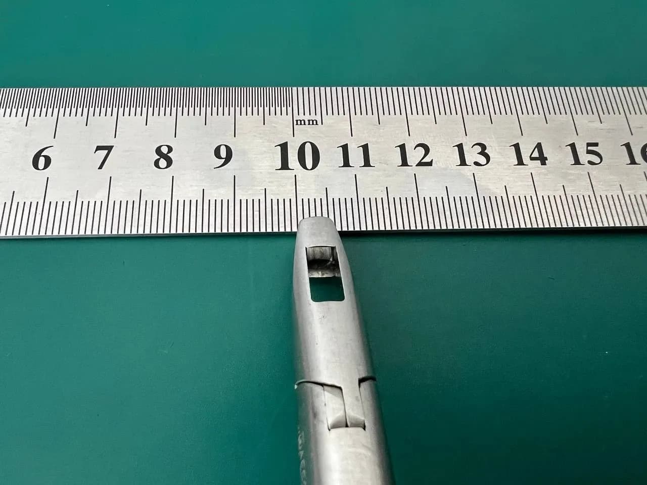 Пристрій для зняття кліпс Aesculap PL526R, 12 mm, 35 cm